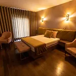 Golden Mirror B&B 4*