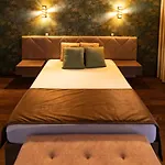 Golden Mirror B&B 4*