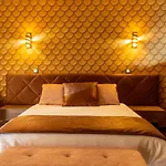 B&B Golden Mirror