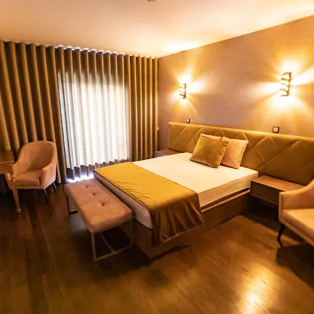 Bed & Breakfast Golden Mirror 4*