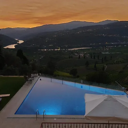 Golden Mirror Bed & Breakfast 4*