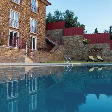 Golden Mirror Couette-café Lamego