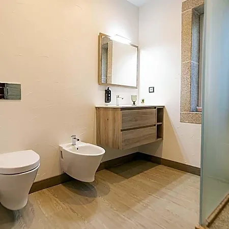Oda ve Kahvaltı Golden Mirror Lamego