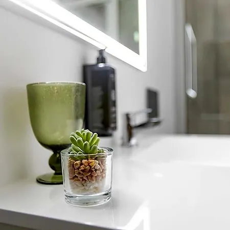 Golden Mirror فندق مبيت وإفطار لاميغو
