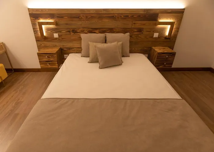 Golden Mirror Lamego