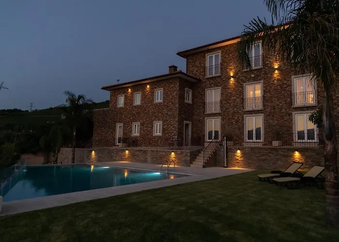 Golden Mirror 4* 拉梅戈