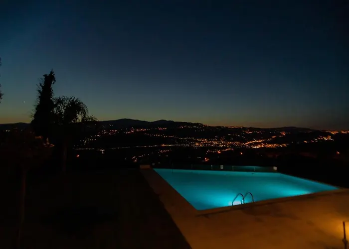 Golden Mirror ベッド・アンド・ブレックファスト 4*