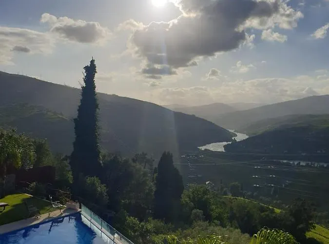 Golden Mirror Bed & Breakfast Lamego