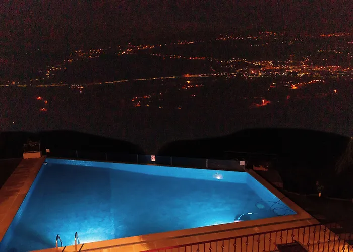 Golden Mirror Bed & Breakfast Lamego