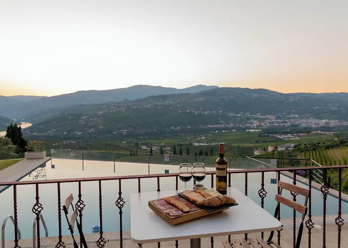 Golden Mirror Lamego