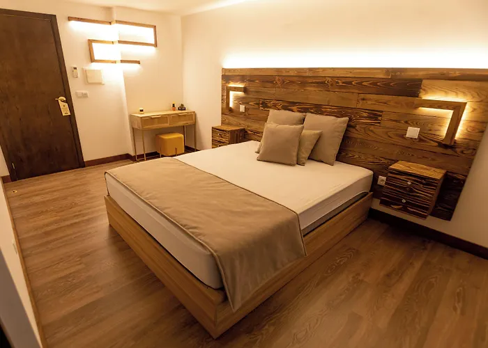 Golden Mirror Bed & Breakfast