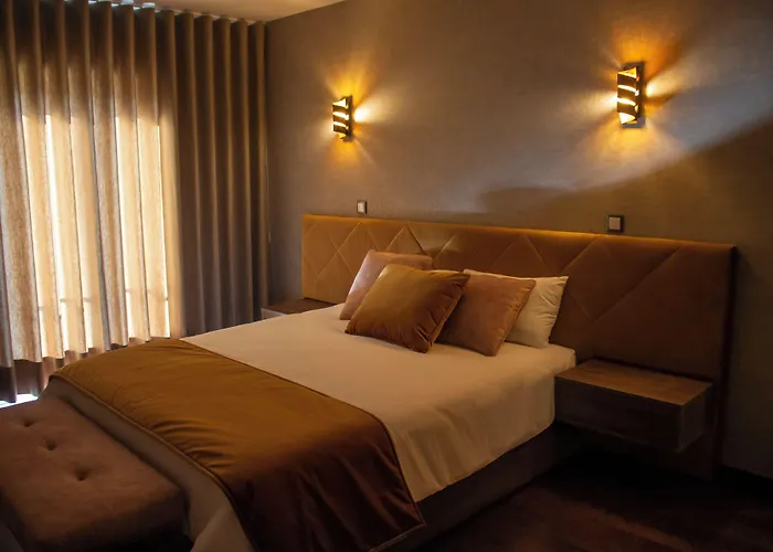 Golden Mirror Couette-café 4*