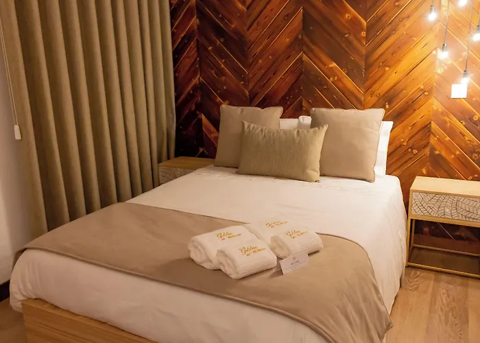 Golden Mirror Bed & Breakfast 4*