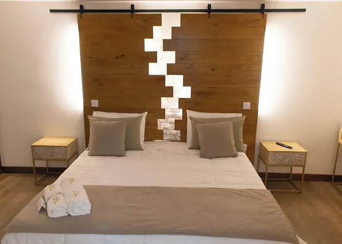 Golden Mirror Bed & Breakfast Lamego